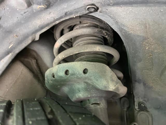 ＸＶ ２．０ｉ－Ｌ　アイサイト　４ＷＤ　純正ナビ　衝突軽減装置　レーダークルーズ　シートヒーター　パワーシート　バックカメラ　パドルシフト　オートライト＆ＨＩＤヘッド　オートエアコン　スマートキー　ＥＴＣ　ドラレコ（19枚目）