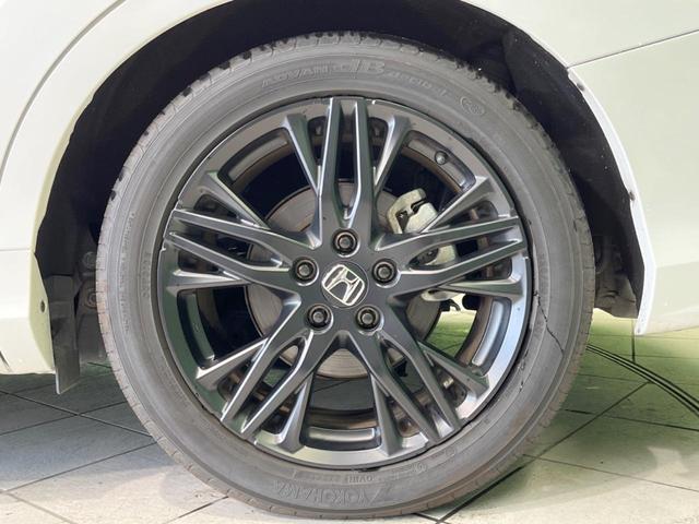 オデッセイハイブリッド ｅ：ＨＥＶアブソルート・ＥＸブラックエディション　禁煙車　純正１１．４型ナビ　全周囲カメラ　両側電動ドア　衝突軽減装置　レーダークルーズ　電動リアゲート　シートヒーター　パワーシート　ＬＥＤヘッド　純正１８インチアルミ　ＥＴＣ　ドラレコ（26枚目）