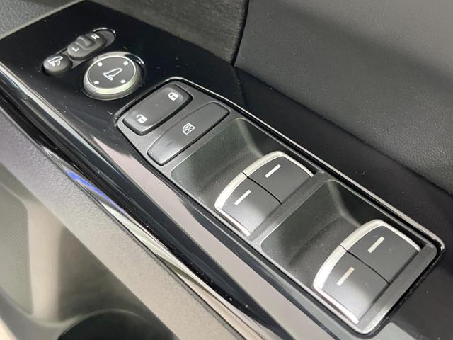 オデッセイハイブリッド ｅ：ＨＥＶアブソルート・ＥＸブラックエディション　禁煙車　純正１１．４型ナビ　全周囲カメラ　両側電動ドア　衝突軽減装置　レーダークルーズ　電動リアゲート　シートヒーター　パワーシート　ＬＥＤヘッド　純正１８インチアルミ　ＥＴＣ　ドラレコ（30枚目）