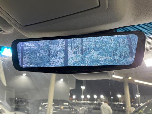 ランドクルーザープラド ＴＸ　Ｌパッケージ　マットブラックエディション　４ＷＤ　サンルーフ　７人乗り　メーカー９型ナビ　ルーフレール　全周囲カメラ　衝突軽減装置　レーダークルーズ　シートベンチレーション　黒革シート　デジタルインナーミラー　スマートキー　ＥＴＣ（9枚目）