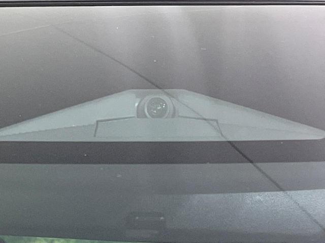 フリード エアー　ＥＸ　禁煙車　ディスプレイオーディオ　両側電動ドア　衝突軽減装置　レーダークルーズ　シートヒーター　レーンアシスト　純正１５インチアルミ　リアサーキュレーター　スマートキー（5枚目）