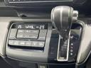 スパーダアドバンスパッケージβ　純正９型ナビ　両側電動ドア　後席モニター　衝突軽減装置　レーダークルーズ　禁煙車　スマートキー　ＬＥＤヘッド　ビルトインＥＴＣ　純正１６インチアルミ　車線逸脱警報　オートライト（30枚目）