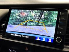 【バックカメラ】駐車時に後方がリアルタイム映像で確認できます。大型商業施設や立体駐車場での駐車時や、夜間のバック時に大活躍！運転スキルに関わらず、今や必須となった装備のひとつです！ 5