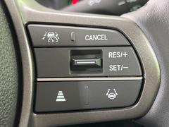 �ڥ����ץƥ��֥��롼������ȥ�����۹�®ƻϩ�Ǥ�Ĺ��Υ���Ԥ��ڤˡ�����ư��®�٤��ݤĥ��롼������ȥ����뤬�����ͷڸ������ƥ��Ϣ�Ȥ��������μ�ξ���Τ��Ƽִ֤��ݤĤ褦��®��Ĵ�ᤷ�Ƥ���ޤ����� 6