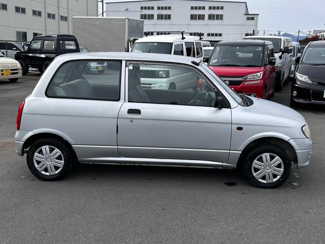 ミラ TD 5MT 社外オーディオ(8枚目)