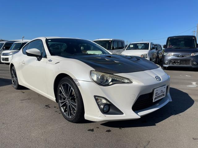 ８６ ＧＴ　６ＭＴ　ＨＫＳマフラー　バックカメラ　Ｂｌｕｅｔｏｏｔｈオーディオ　カーボンボンネット（2枚目）