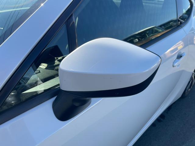 ８６ ＧＴ　６ＭＴ　ＨＫＳマフラー　バックカメラ　Ｂｌｕｅｔｏｏｔｈオーディオ　カーボンボンネット（13枚目）