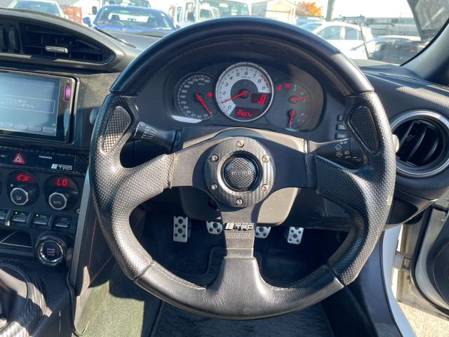 ８６ ＧＴ　６ＭＴ　ＨＫＳマフラー　バックカメラ　Ｂｌｕｅｔｏｏｔｈオーディオ　カーボンボンネット（22枚目）