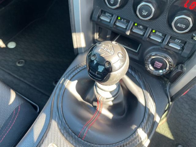 ８６ ＧＴ　６ＭＴ　ＨＫＳマフラー　バックカメラ　Ｂｌｕｅｔｏｏｔｈオーディオ　カーボンボンネット（23枚目）