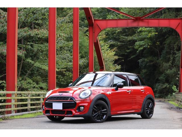 ＭＩＮＩ クーパーＳＤ　ＪＣＷパッケージ　バックカメラ　クルーズコントロール　前後ドライブレコーダー　ＪＣＷステアリング　ＭＴモード　ＬＥＤヘッドライト　スロットインＥＴＣ　禁煙車　Ｂｌｕｅｔｏｏｔｈ　ブラックベゼル（10枚目）