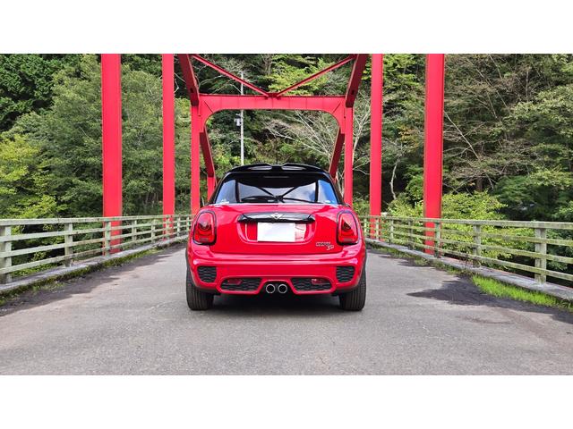 ＭＩＮＩ クーパーＳＤ　ＪＣＷパッケージ　バックカメラ　クルーズコントロール　前後ドライブレコーダー　ＪＣＷステアリング　ＭＴモード　ＬＥＤヘッドライト　スロットインＥＴＣ　禁煙車　Ｂｌｕｅｔｏｏｔｈ　ブラックベゼル（18枚目）