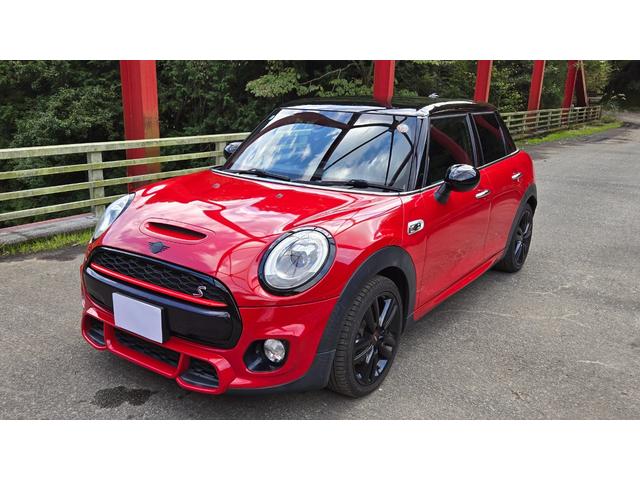 ＭＩＮＩ クーパーＳＤ　ＪＣＷパッケージ　バックカメラ　クルーズコントロール　前後ドライブレコーダー　ＪＣＷステアリング　ＭＴモード　ＬＥＤヘッドライト　スロットインＥＴＣ　禁煙車　Ｂｌｕｅｔｏｏｔｈ　ブラックベゼル（21枚目）