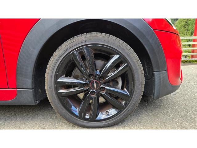 ＭＩＮＩ クーパーＳＤ　ＪＣＷパッケージ　バックカメラ　クルーズコントロール　前後ドライブレコーダー　ＪＣＷステアリング　ＭＴモード　ＬＥＤヘッドライト　スロットインＥＴＣ　禁煙車　Ｂｌｕｅｔｏｏｔｈ　ブラックベゼル（26枚目）