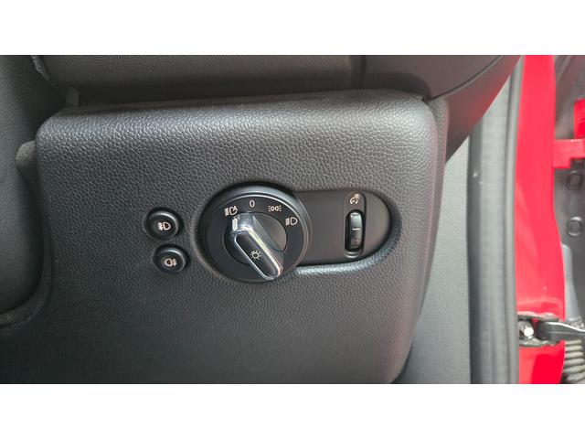 ＭＩＮＩ クーパーＳＤ　ＪＣＷパッケージ　バックカメラ　クルーズコントロール　前後ドライブレコーダー　ＪＣＷステアリング　ＭＴモード　ＬＥＤヘッドライト　スロットインＥＴＣ　禁煙車　Ｂｌｕｅｔｏｏｔｈ　ブラックベゼル（36枚目）