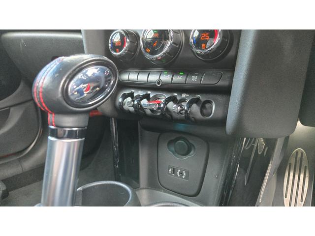 ＭＩＮＩ クーパーＳＤ　ＪＣＷパッケージ　バックカメラ　クルーズコントロール　前後ドライブレコーダー　ＪＣＷステアリング　ＭＴモード　ＬＥＤヘッドライト　スロットインＥＴＣ　禁煙車　Ｂｌｕｅｔｏｏｔｈ　ブラックベゼル（39枚目）