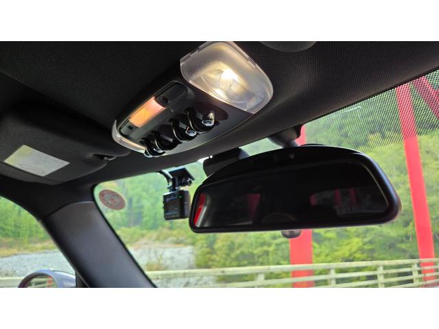 ＭＩＮＩ クーパーＳＤ　ＪＣＷパッケージ　バックカメラ　クルーズコントロール　前後ドライブレコーダー　ＪＣＷステアリング　ＭＴモード　ＬＥＤヘッドライト　スロットインＥＴＣ　禁煙車　Ｂｌｕｅｔｏｏｔｈ　ブラックベゼル（42枚目）