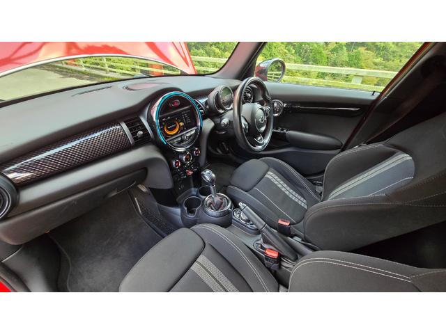 ＭＩＮＩ クーパーＳＤ　ＪＣＷパッケージ　バックカメラ　クルーズコントロール　前後ドライブレコーダー　ＪＣＷステアリング　ＭＴモード　ＬＥＤヘッドライト　スロットインＥＴＣ　禁煙車　Ｂｌｕｅｔｏｏｔｈ　ブラックベゼル（46枚目）