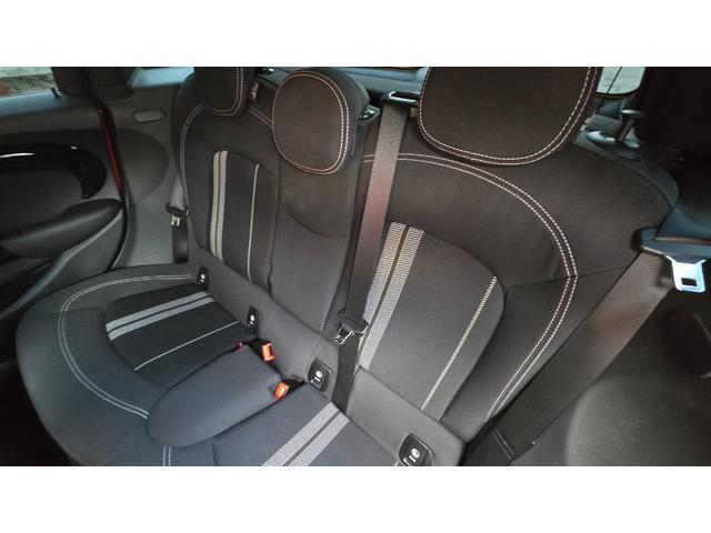 ＭＩＮＩ クーパーＳＤ　ＪＣＷパッケージ　バックカメラ　クルーズコントロール　前後ドライブレコーダー　ＪＣＷステアリング　ＭＴモード　ＬＥＤヘッドライト　スロットインＥＴＣ　禁煙車　Ｂｌｕｅｔｏｏｔｈ　ブラックベゼル（55枚目）