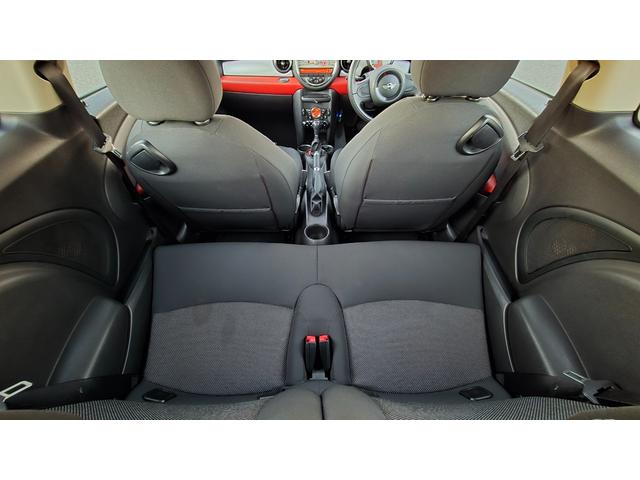 MINI クーパー ハロゲンヘッドライト ETC 禁煙車 ISOFIX 純正15inchアルミホイール 革ステアリング 前後フォグランプ キーレスキー 赤アクセント内装 AUX AUTOエアコン パワーウィンドウ(7枚目)