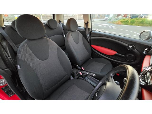 MINI クーパー ハロゲンヘッドライト ETC 禁煙車 ISOFIX 純正15inchアルミホイール 革ステアリング 前後フォグランプ キーレスキー 赤アクセント内装 AUX AUTOエアコン パワーウィンドウ(29枚目)