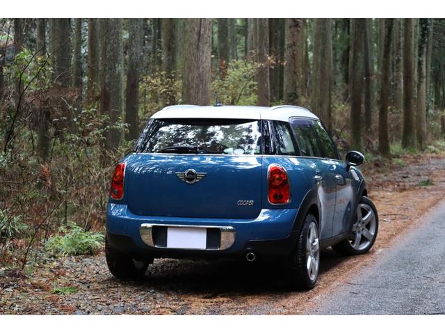 MINI クーパー クロスオーバー 6MT Bluetooth 格納式カロッツェリアナビ TV HID ETC 社外アルミ オートワイパー シートヒーター LED車内灯 シートカバー 社外シフトノブ オールシーズンタイヤ 禁煙車(2枚目)