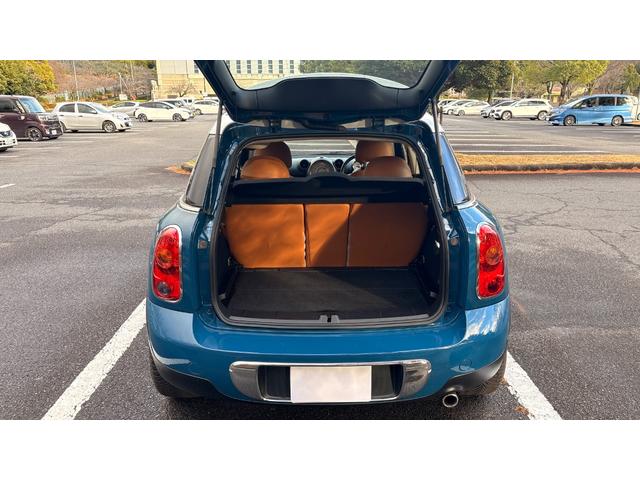 MINI クーパー クロスオーバー 6MT Bluetooth 格納式カロッツェリアナビ TV HID ETC 社外アルミ オートワイパー シートヒーター LED車内灯 シートカバー 社外シフトノブ オールシーズンタイヤ 禁煙車(9枚目)