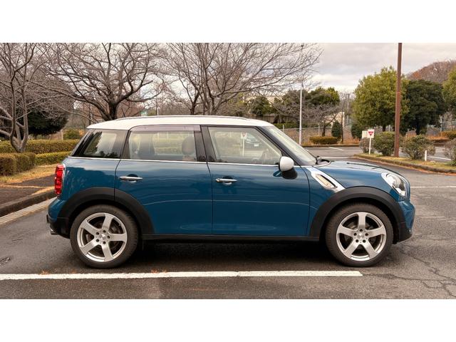 MINI クーパー クロスオーバー 6MT Bluetooth 格納式カロッツェリアナビ TV HID ETC 社外アルミ オートワイパー シートヒーター LED車内灯 シートカバー 社外シフトノブ オールシーズンタイヤ 禁煙車(13枚目)