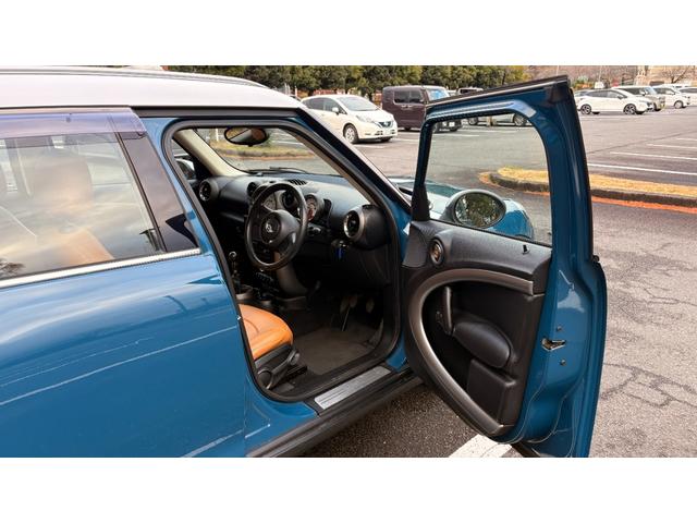 MINI クーパー クロスオーバー 6MT Bluetooth 格納式カロッツェリアナビ TV HID ETC 社外アルミ オートワイパー シートヒーター LED車内灯 シートカバー 社外シフトノブ オールシーズンタイヤ 禁煙車(26枚目)
