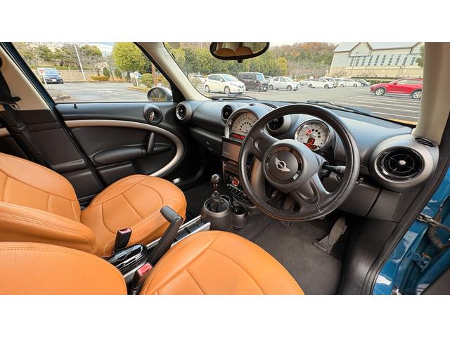 MINI クーパー クロスオーバー 6MT Bluetooth 格納式カロッツェリアナビ TV HID ETC 社外アルミ オートワイパー シートヒーター LED車内灯 シートカバー 社外シフトノブ オールシーズンタイヤ 禁煙車(29枚目)