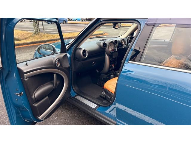 MINI クーパー クロスオーバー 6MT Bluetooth 格納式カロッツェリアナビ TV HID ETC 社外アルミ オートワイパー シートヒーター LED車内灯 シートカバー 社外シフトノブ オールシーズンタイヤ 禁煙車(39枚目)
