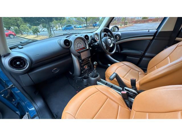 MINI クーパー クロスオーバー 6MT Bluetooth 格納式カロッツェリアナビ TV HID ETC 社外アルミ オートワイパー シートヒーター LED車内灯 シートカバー 社外シフトノブ オールシーズンタイヤ 禁煙車(42枚目)