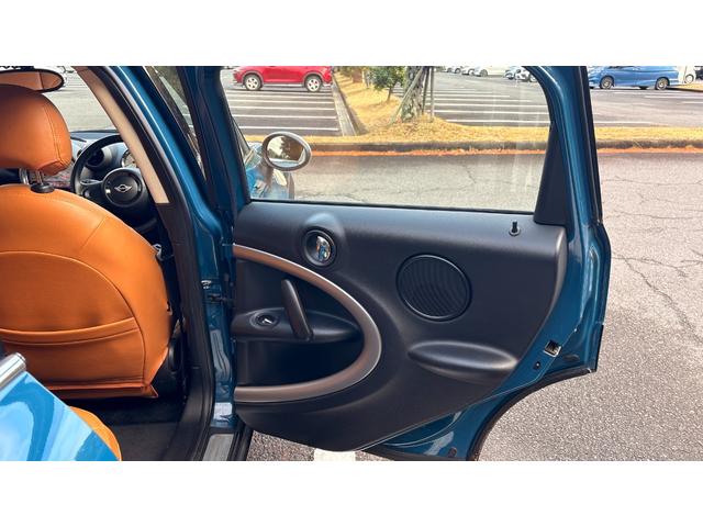 MINI クーパー クロスオーバー 6MT Bluetooth 格納式カロッツェリアナビ TV HID ETC 社外アルミ オートワイパー シートヒーター LED車内灯 シートカバー 社外シフトノブ オールシーズンタイヤ 禁煙車(46枚目)