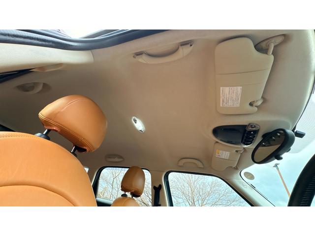 MINI クーパー クロスオーバー 6MT Bluetooth 格納式カロッツェリアナビ TV HID ETC 社外アルミ オートワイパー シートヒーター LED車内灯 シートカバー 社外シフトノブ オールシーズンタイヤ 禁煙車(59枚目)
