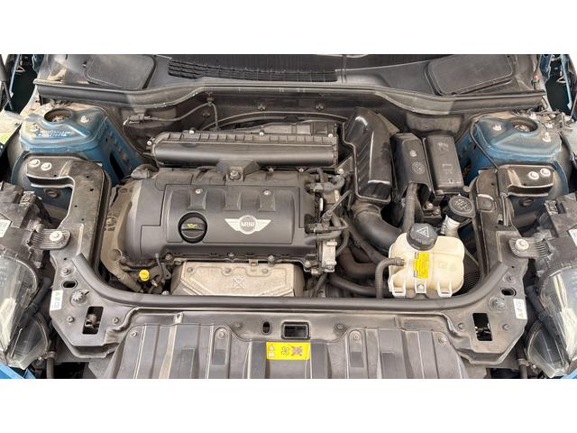 MINI クーパー クロスオーバー 6MT Bluetooth 格納式カロッツェリアナビ TV HID ETC 社外アルミ オートワイパー シートヒーター LED車内灯 シートカバー 社外シフトノブ オールシーズンタイヤ 禁煙車(62枚目)