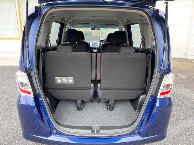 フリード G ジャストセレクション 純正SDナビ バックカメラ 禁煙車 スマートキー ETC オートエアコン CD DVD再生 地デジ(10枚目)