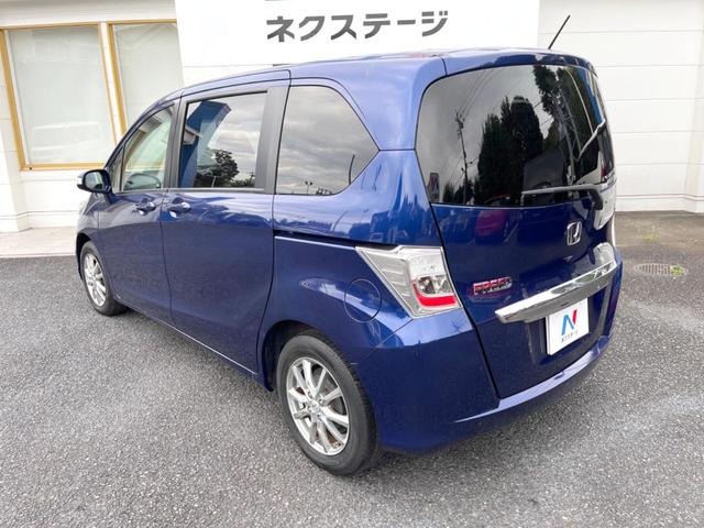 フリード G ジャストセレクション 純正SDナビ バックカメラ 禁煙車 スマートキー ETC オートエアコン CD DVD再生 地デジ(24枚目)