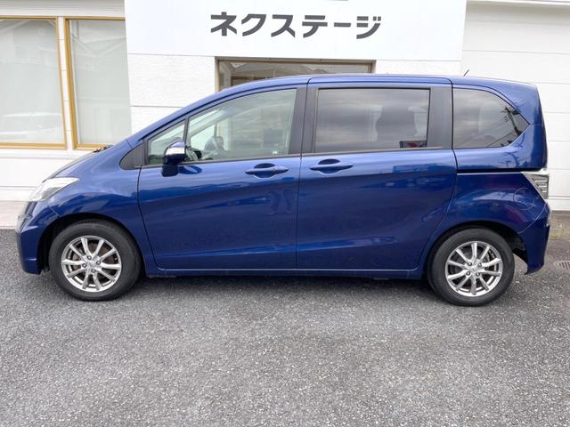 フリード G ジャストセレクション 純正SDナビ バックカメラ 禁煙車 スマートキー ETC オートエアコン CD DVD再生 地デジ(25枚目)