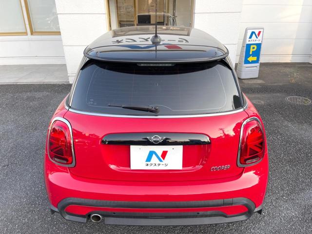 ＭＩＮＩ クーパー　プレミアムプラスパッケージクラシックトリム　クラシックトリム　純正ナビ　バックカメラ　ブラックルーフ　マルチディスプレイメーター　ハーフレザーシート　シートヒーター　ルームミラー内蔵ＥＴＣ（30枚目）