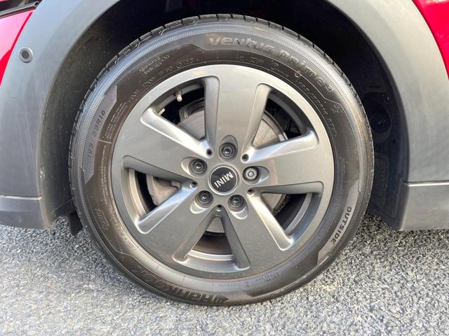 ＭＩＮＩ クーパー　プレミアムプラスパッケージクラシックトリム　クラシックトリム　純正ナビ　バックカメラ　ブラックルーフ　マルチディスプレイメーター　ハーフレザーシート　シートヒーター　ルームミラー内蔵ＥＴＣ（35枚目）