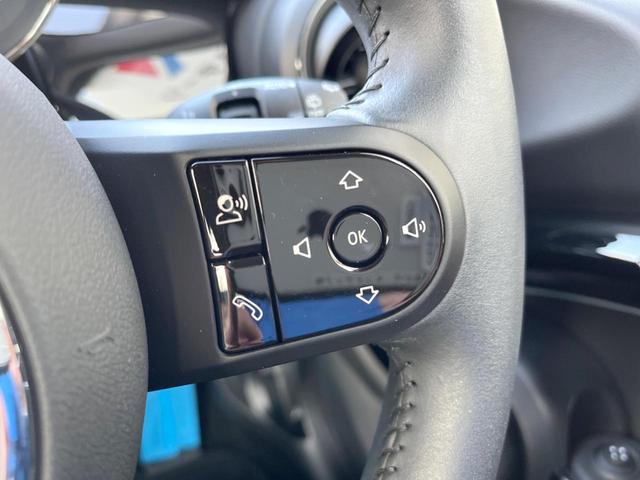 ＭＩＮＩ クーパー　プレミアムプラスパッケージクラシックトリム　クラシックトリム　純正ナビ　バックカメラ　ブラックルーフ　マルチディスプレイメーター　ハーフレザーシート　シートヒーター　ルームミラー内蔵ＥＴＣ（39枚目）