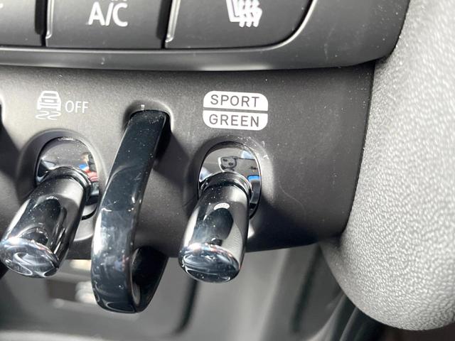 ＭＩＮＩ クーパー　プレミアムプラスパッケージクラシックトリム　クラシックトリム　純正ナビ　バックカメラ　ブラックルーフ　マルチディスプレイメーター　ハーフレザーシート　シートヒーター　ルームミラー内蔵ＥＴＣ（45枚目）