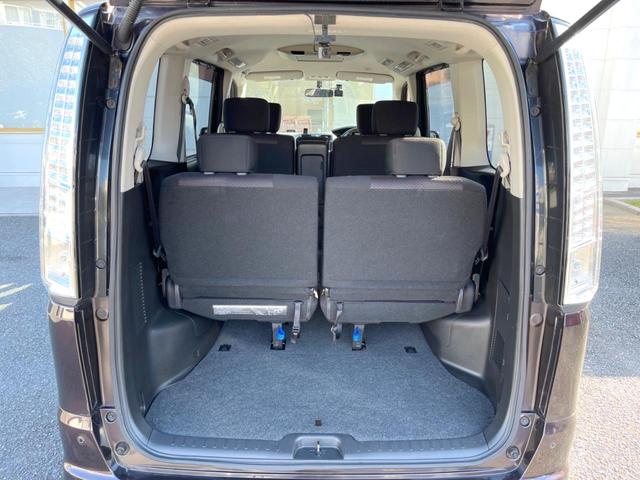 セレナ ハイウェイスター　両側電動ドア　ＨＤＤナビ　後席モニター　全周囲カメラ　禁煙車　ドラレコ　コーナーセンサー　スマートキー　ＨＩＤヘッド　ＥＴＣ　クルコン　純正１６インチアルミ　オートライト　オートエアコン（12枚目）