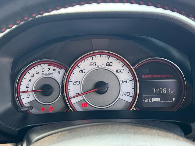 アルトワークス ベースグレード　デジタルミラー　社外マフラー　５ＭＴ　フォグＬＥＤ　Ｓキー　地デジ　ＴＵＲＢＯ　ＥＴＣ装備　メモリナビ　ＶＳＡ　キーフリ　ＡＵＴＯエアコン　ＡＢＳ付　ＤＶＤ再生　衝突安全ボディ　オートライト　エアロ（31枚目）