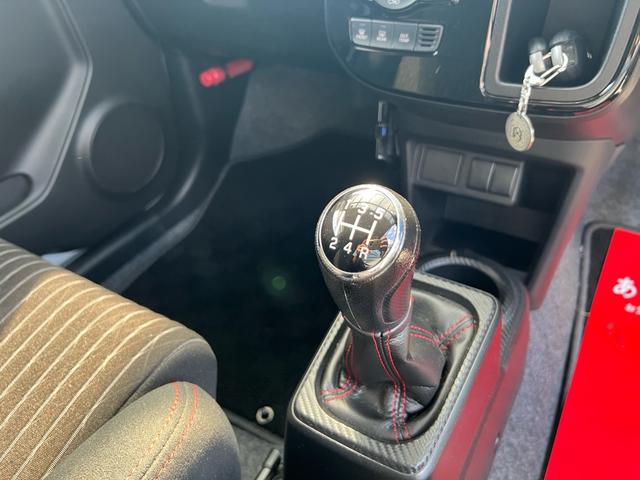 アルトワークス ベースグレード　デジタルミラー　社外マフラー　５ＭＴ　フォグＬＥＤ　Ｓキー　地デジ　ＴＵＲＢＯ　ＥＴＣ装備　メモリナビ　ＶＳＡ　キーフリ　ＡＵＴＯエアコン　ＡＢＳ付　ＤＶＤ再生　衝突安全ボディ　オートライト　エアロ（55枚目）