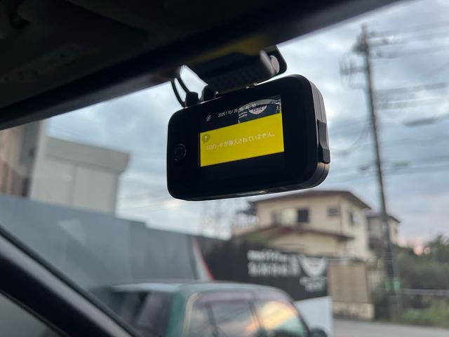 ヴォクシー ZS 煌 地上デジタル 両側パワードア アイドリングストップ車 パワーウィンド 横滑防止 ブルートゥースオーディオ Aライト 衝突安全ボディ 整備記録簿 DVD可 フルフラットシート 電格ミラー 盗難防止装置(11枚目)