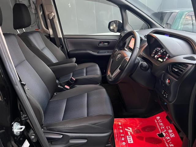 ヴォクシー ZS 煌 地上デジタル 両側パワードア アイドリングストップ車 パワーウィンド 横滑防止 ブルートゥースオーディオ Aライト 衝突安全ボディ 整備記録簿 DVD可 フルフラットシート 電格ミラー 盗難防止装置(41枚目)