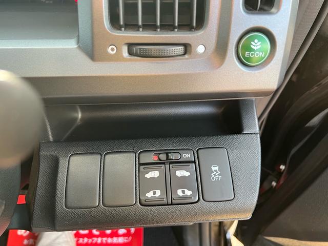 ステップワゴンスパーダ クールスピリット 全周囲カメラ 両側パワースライドドア HDDナビゲーション ナビ ETC フロントカメラ ESC スマートキー イモビライザー キーレス フルフラット 3列シート 衝突安全ボディ オートエアコン(6枚目)