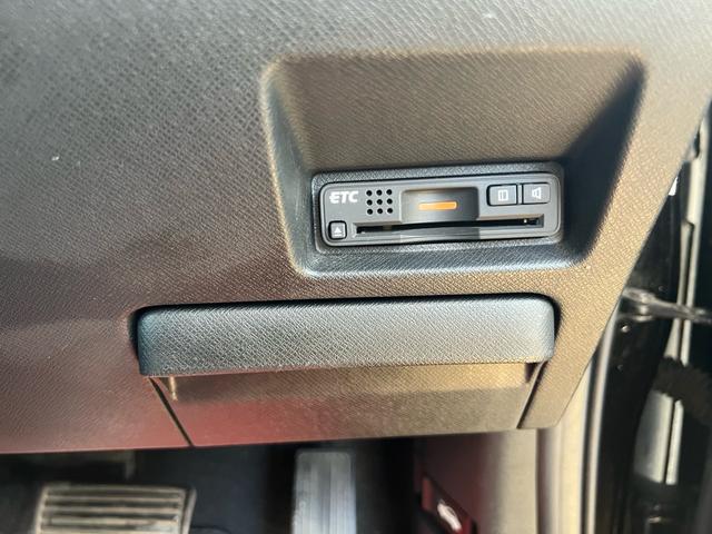 ステップワゴンスパーダ クールスピリット 全周囲カメラ 両側パワースライドドア HDDナビゲーション ナビ ETC フロントカメラ ESC スマートキー イモビライザー キーレス フルフラット 3列シート 衝突安全ボディ オートエアコン(7枚目)