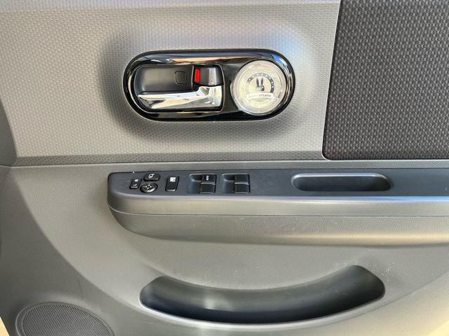 アルトラパン １０ｔｈアニバーサリーリミテッド　バックカメラ付　ドラレコ　シートヒーター　電動ミラー　クラッツィオシートカバー　フルセグ地デジ　インテリキー　ＤＶＤ再生可能　メモリーナビ　衝撃安全ボディー　ＥＴＣ　エアコンサイクル部品全新品交換済み（57枚目）