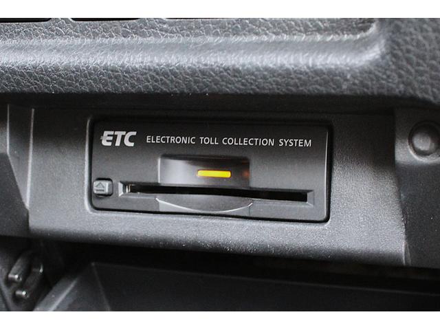 エルグランド ２５０ハイウェイスター　後席モニター　Ｂｌｕｅｔｏｏｔｈオーディオ　ＥＴＣ　全方位カメラ　両側パワースライドドア　ＵＳＢ　クリアランスソナー　ＡＣ１００Ｖ電源　セキュリティ　オートライト　オットマン　サンシェード　ＴＶ（23枚目）